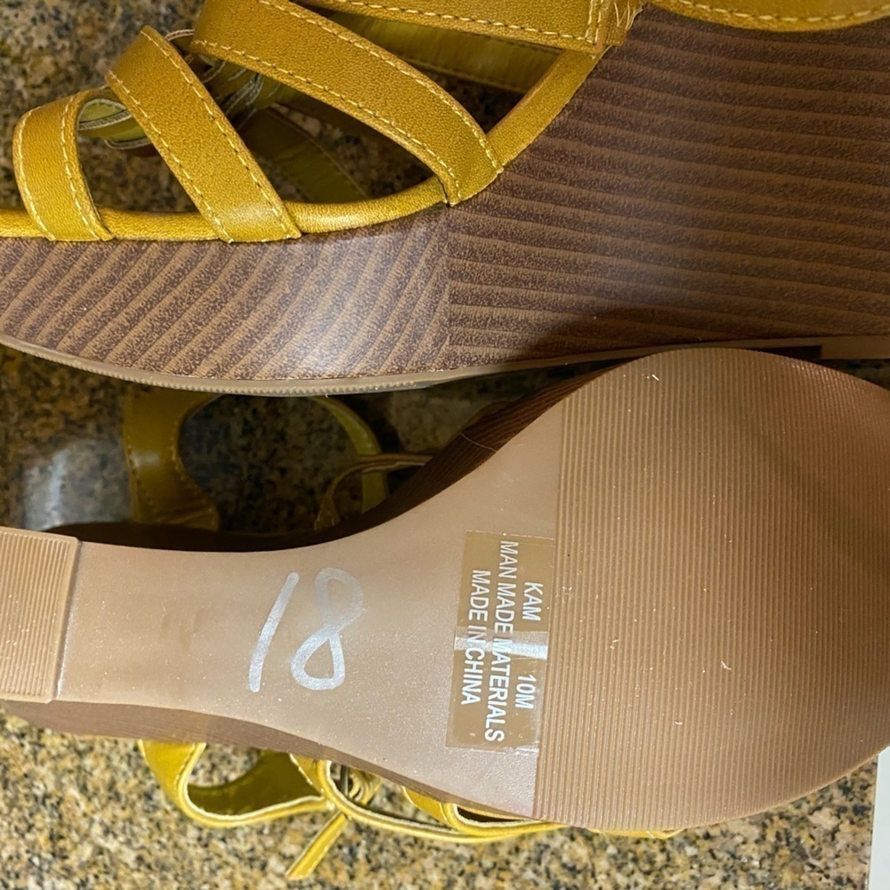 Leather wedge sandals